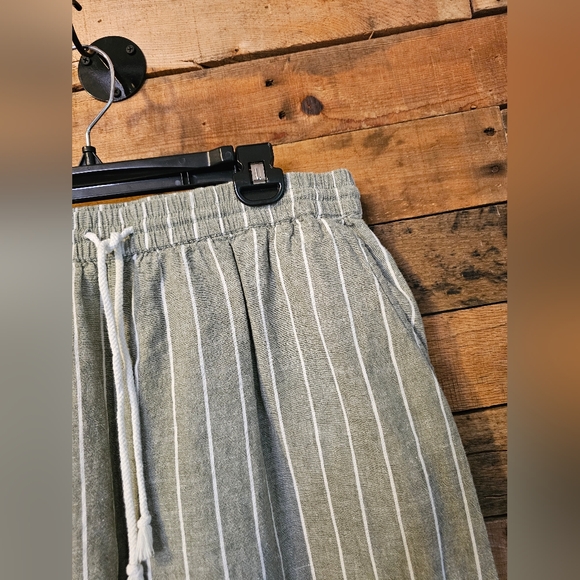BeachLunchLounge Women's Green Linen Margot Stripes Capri Pants Size L - Picture 5 of 16